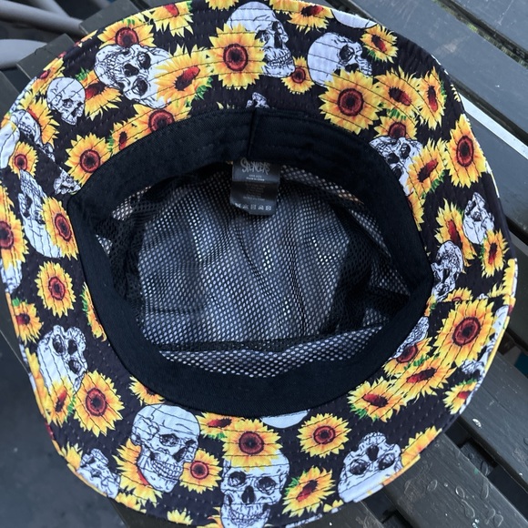 Spencer's skull sunflowers bucket hat - Picture 6 of 8